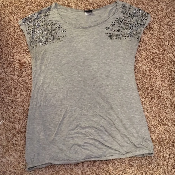 Grey bedazzled shirt