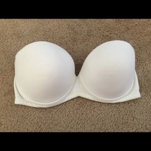 White strapless Victoria's Secret bra 34C