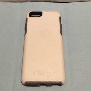 Lightly used IPhone 6/6s otter box symmetry case
