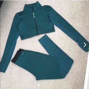 Nike 2 piece bundle