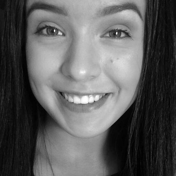 Meet your Posher, Alexandra - Picture 2 of 4