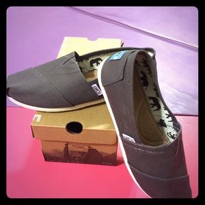 Toms size 6.5