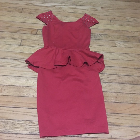 Hardly worn!! Cute dress.