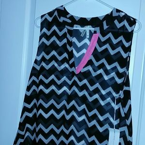 BNWT super cute sleeveless top