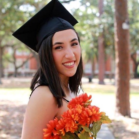 Meet your Posher, Nicole - Picture 1 of 1