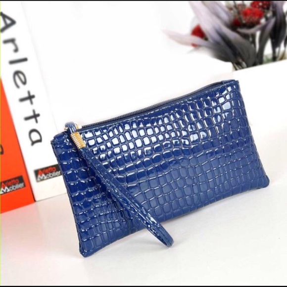 Crocodile Clutch Handbag - Picture 3 of 3