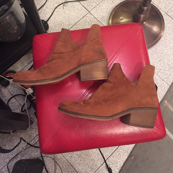 Forever 21 cut out faux suede ankle boots