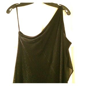 🌟 Host Pick! Shimmery one-shoulder black dress