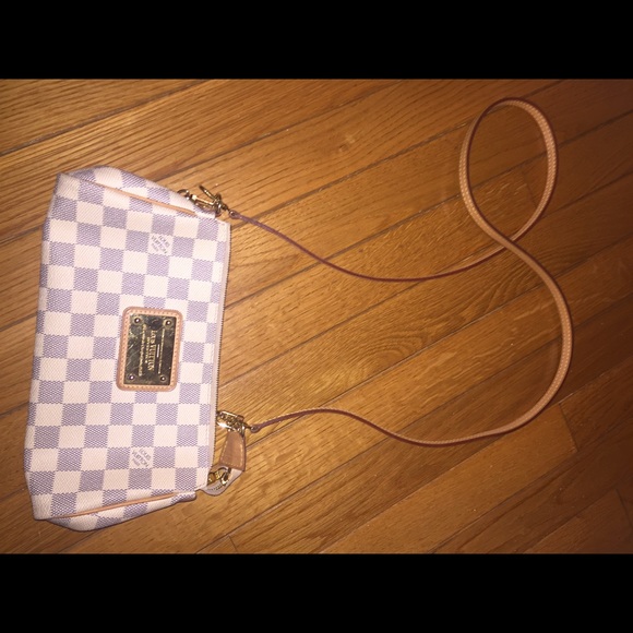 Louis Vuitton Handbags - Louis Vuitton cross body