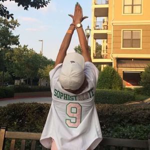 Meet your Posher, Simone