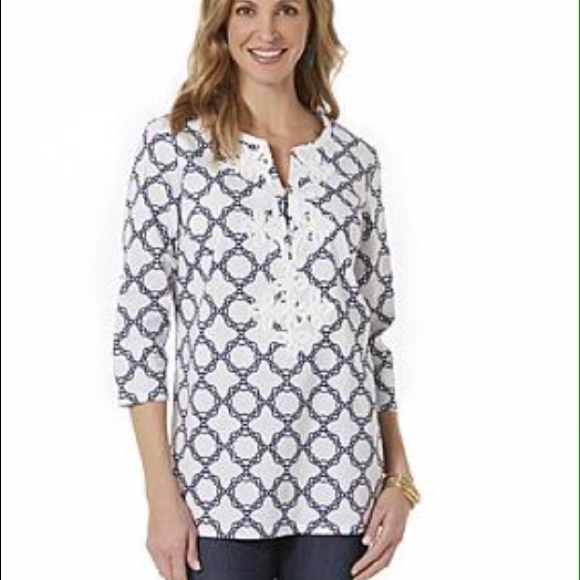 ❌SOLD❌🎀WHITE AND NAVY TUNIC WOMEN TUNIC🎀 - Picture 2 of 3