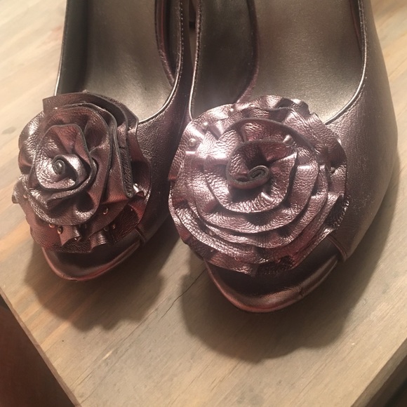 Silver Me Too Peep Toe Pumps - Picture 2 of 4