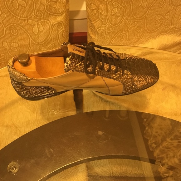 Shoes - Picture 3 of 4