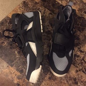 Nike huaraches US 7Y , Uk 6 , EUK 40