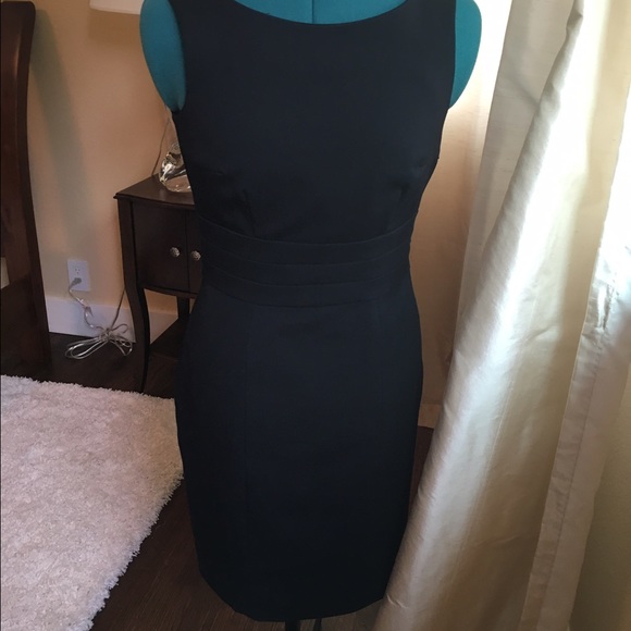 H&M Dresses & Skirts - Fitted black dress
