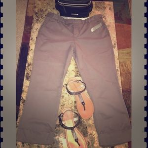 *Brand NWT* Old Navy Mid Rise Stretch Capri Pants