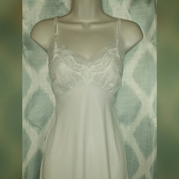 Van Raalte  Other - Vintage white embroidered full length nightgown