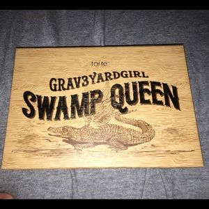 Tarte- Grav3yardgirl palette (Limited Addition)