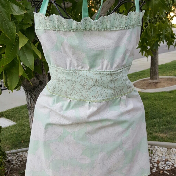 Apron - Picture 1 of 2