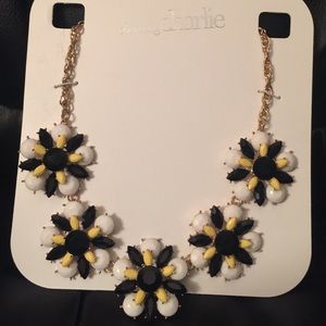 NWT White/Black Flower Necklace