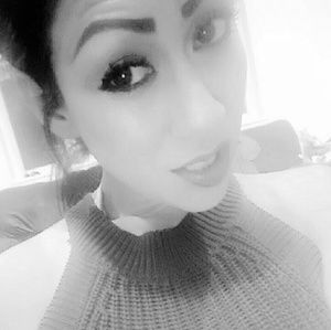 Meet your Posher, Devonne