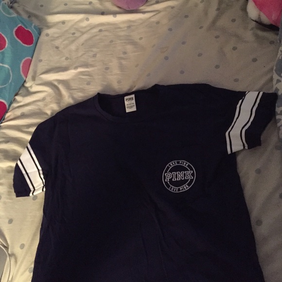 PINK Victoria's Secret Tops - VS tshirt
