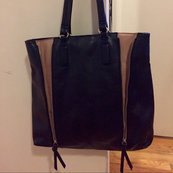 Handbag - Picture 2 of 2