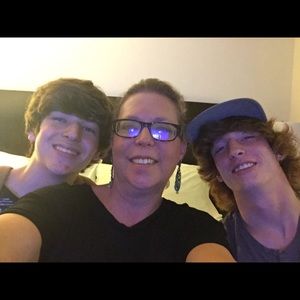 Meet your Posher, Lori