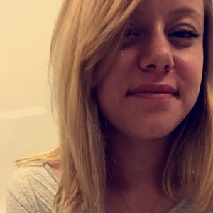 Meet your Posher, Holly