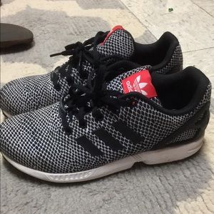 Adidas z flux kids 6.5 fits as women's 8!