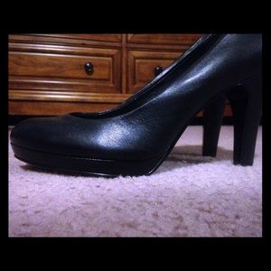 BANDOLINO 7.5 M Black Pumps