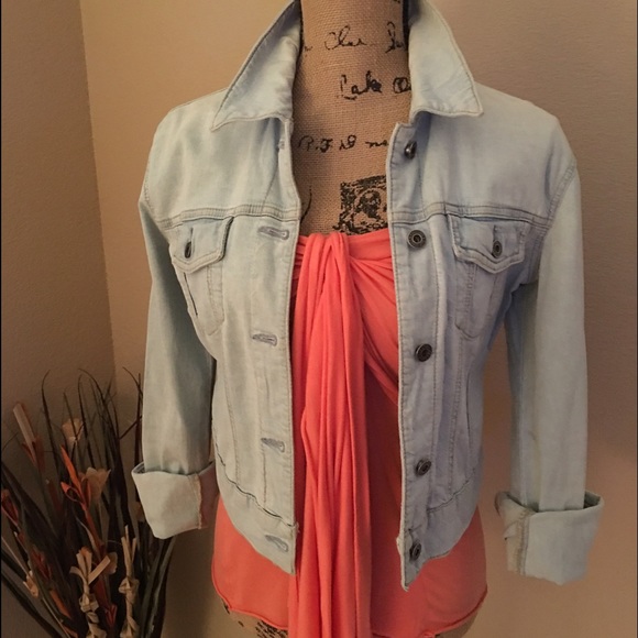 *Express* Strapless/Halter Top