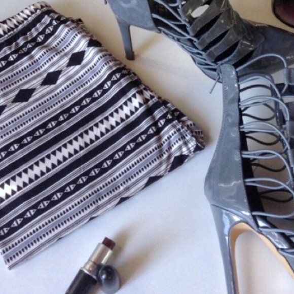 📦BUNDLE📦NEW GRAY LONG SLEEVE CARDIGAN & LEGGINGS - Picture 3 of 4