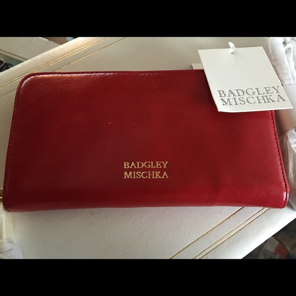 Badgley Mischka Handbags - Badgley Mischka - Clutch - BNWT
