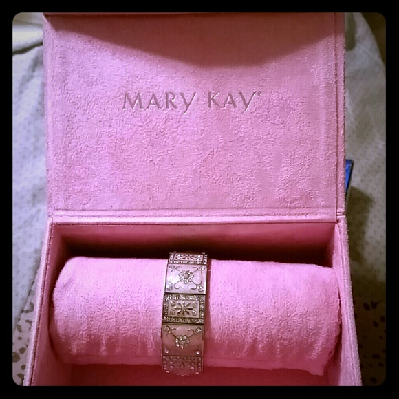 Mary kay braclet