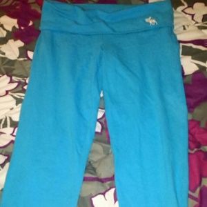 Abercrombie Crop Yogas