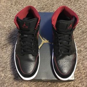 Air Jordan 1 Mid