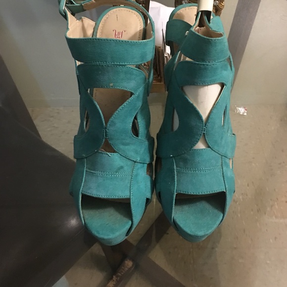 Just fab shoes in teal - Picture 1 of 3