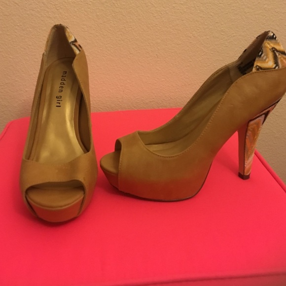 Pumps - Picture 1 of 3