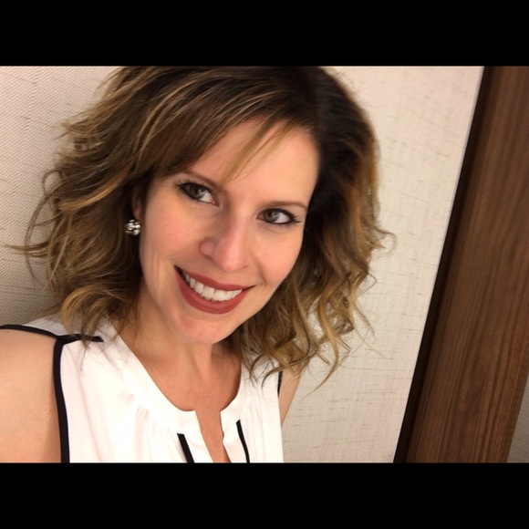 Meet your Posher, Joellen - Picture 1 of 1