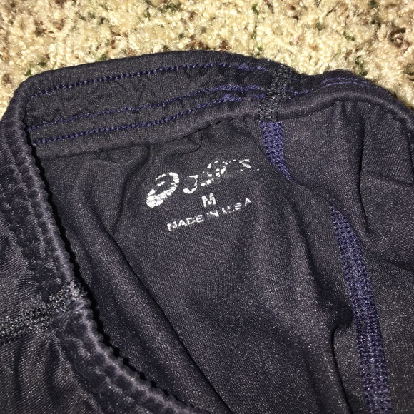 Spandex - Picture 2 of 3