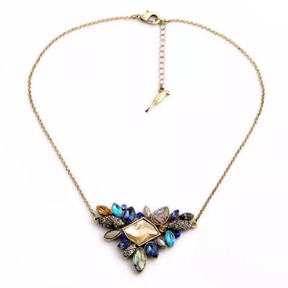 Boutique Jewelry - Emerald & Royal Blue  Vintage Pendant Necklace