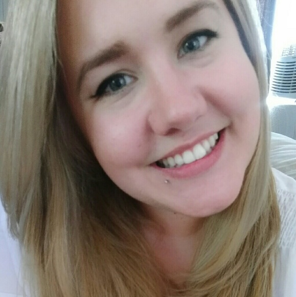 Meet your Posher, Leila - Picture 1 of 1