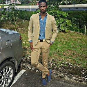 Meet your Posher, Lino