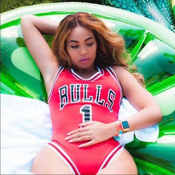 🆕 Beyoncé BULLS Red Bodysuit Jersey Sizes S-XL ⭐️ - Picture 2 of 8