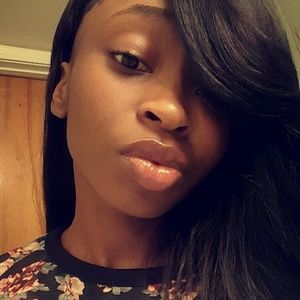 Meet your Posher, Tina