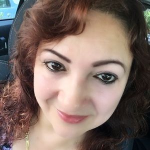 Meet your Posher, Elena