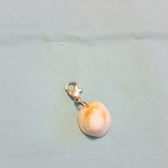 Hawaiian seashell charm - Picture 1 of 1