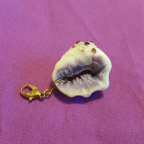 Hawaiian seashell charm