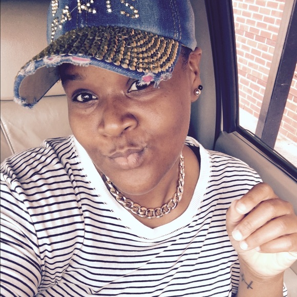 Meet your Posher, Aisha